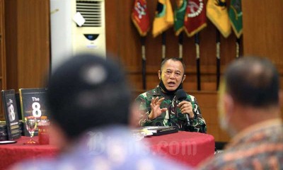 Danpussenif Letnan Jenderal TNI Besar Harto Karyawan Jelasakan Isi Buku 8 Kekuatan Cakra