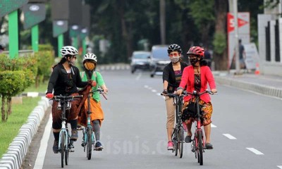 PBI Kampanyekan Gerakan Selasa Bersepeda Dengan Kebaya