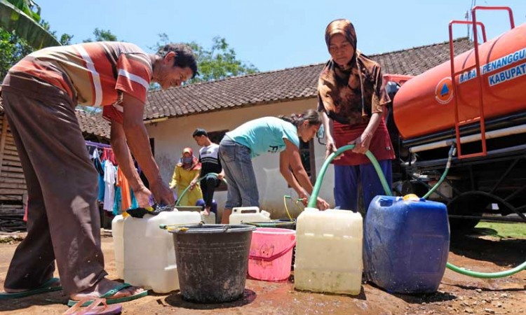 Sejumlah Desa di Jawa Tengah Krisis Air Bersih Akibat Musim Kemarau