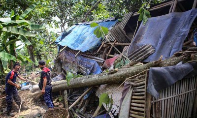 Ratusan Rumah di Tangerang Rusak Diterjang Angin Puting Beliung