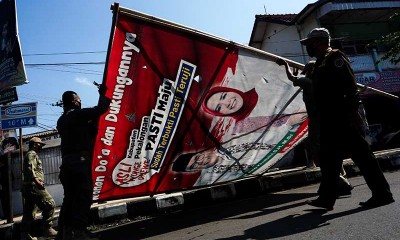 Bawaslu Bersama Satpol PP Tertibkan Alat Peraga Kampanye Pilkada 2020