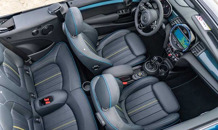 MINI Indonesia Luncurkan The New MINI Cabrio Sidewalk Edition