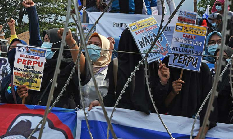 Buruh di Banten Gelar Aksi Damai Menolak UU Cipta Kerja