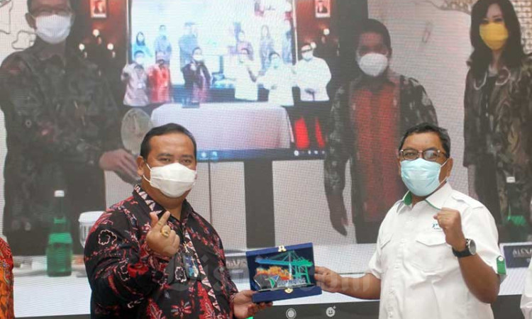 Pelindo IV Kerja Sama Dengan Bank Mandiri Terkait Pembiayaan Kredit Talangan