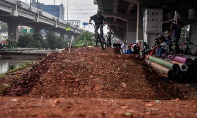 Kolong Tol di Jakarta Dijadikan Trek Sepeda