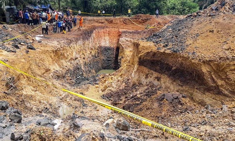 11 Orang Meninggal Akibat Tambang Batu Bara Ilegal di Muara Enim Longsor