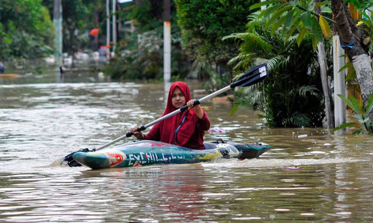 Kali Cikeas Meluap, Sejumlah Wilayah di Bekasi Terendam Banjir