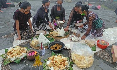 Penghayat Kepercayaan Pahoman Sejati Gelar Ritual Sesaji Pisungsung Gunung Merapi