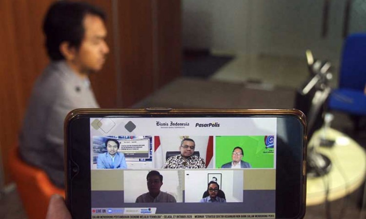 Bisnis Indonesia Gelar Webinar Membahas Strategi Sektor Keuangan Non Bank dalam Mendorong Pertumbuhan Ekonomi Melalui Teknologi