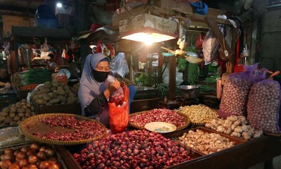 Omzet Pedagang Pasar Tradisional Menurun Hingga 70 Persen Akibat Pandemi