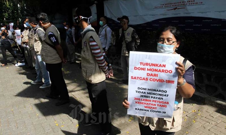 Relawan Satuan Tugas Penanganan Covid-19 Meminta Presiden Joko Widodo Memecat Doni Monardo