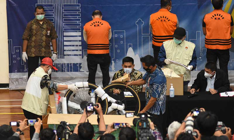 Menteri Kelautan dan Perikanan Edhy Prabowo Ditangkap KPK