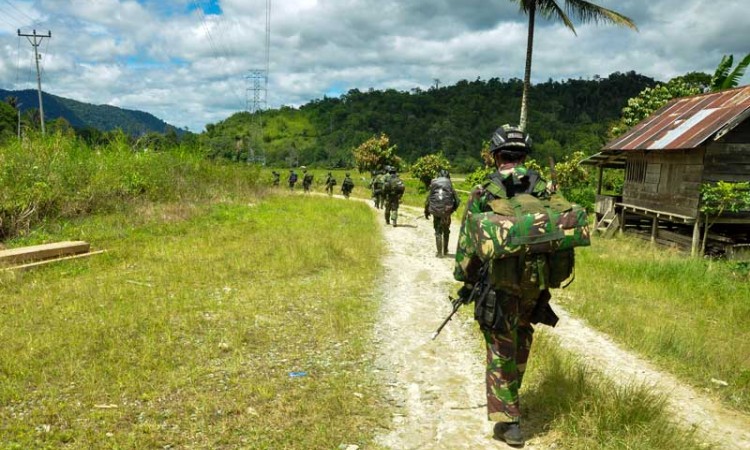 TNI dan Polisi Buru Kelompok  Mujahidin Indonesia Timur di Kabupaten Sigi