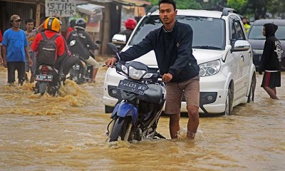 Buruknya Drainase Membuat Sebagian Wilayah Serang Banten Terendam Banjir