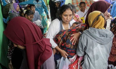 Warga Mulai Mengungsi saat Banjir Lahar DIngin Gunung Semeru