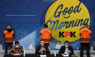 KPK Tunjukan Tumpukan Uang Senilai Rp14,5 Miliar Hasil OTT Pejabat Kemensos Terkait Korupsi Bansos 