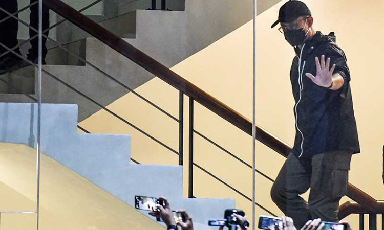 Ditetapkan Jadi Tersangka, Menteri Sosial Juliari P Batubara Menyerahkan Diri ke KPK
