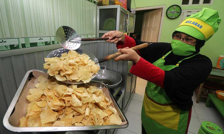Mengolah Umbi Talas Menjadi Lebih Mahal Nilai Ekonominya di Pasaran