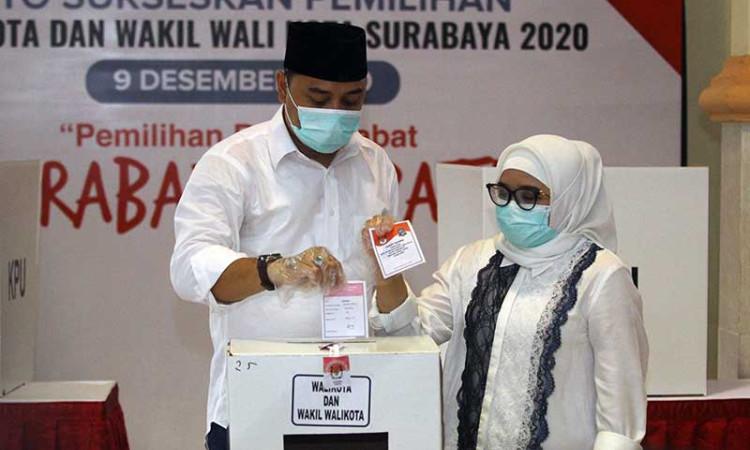 Calon Wali Kota Surabaya Nomor Urut 01 Eri Cahyadi Gunakan Hak Pilihnya