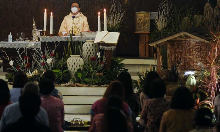 Umat Katolik di Klaten Jawa Tnegah Gelar Misa Natal Lebih Awal