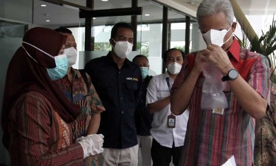 Gubernur Jateng Ganjar Pranowo Coba Alat Pendeteksi Covid-19 Buatan UGM