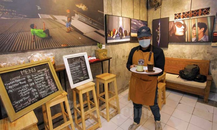 Kedai Kopi Bernuansa Galeri Foto di Jakarta