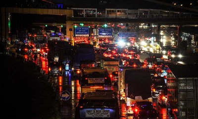 Jalan Nasional Bandung-Garut Terendam Banjir, Tol Cileunyi Macet Total