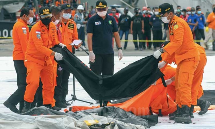 Korban Kecelakaan Pesawat Sriwijaya Air SJ 182 Mulai DItemukan