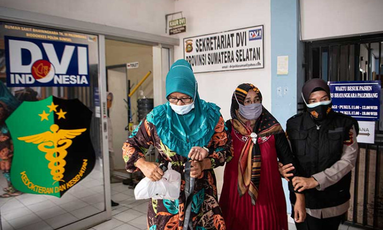 Keluarga Korban Jatuhnya Pesawat Sriwijaya Air SJ182 Jalani Pemeriksaan DNA