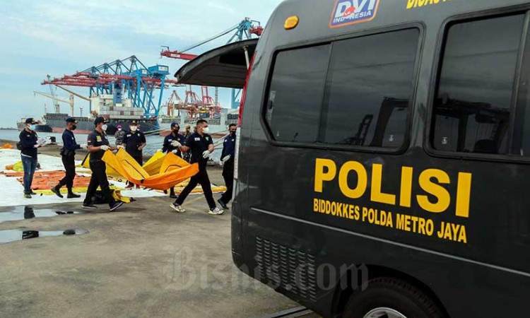 Hari Ketiga, Tim SAR Telah Mengumpulkan 40 Kantong Jenazah Korban Pesawat Sriwijaya Air SJ182