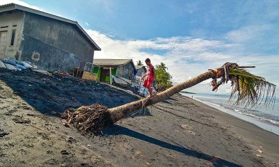 Sejumlah Rumah di Pinggir Pantai NTB Terancam Roboh Karena Abrasi