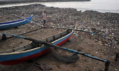 Nelayan Muaro Lasak Tidak Bisa Melaut Akibat Adanya Tumpukan Sampah di Pantai