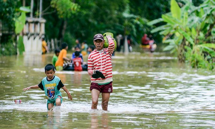 Banjir di Tasikmalaya Meluas, Ratusan Rumah Warga Terendam Banjir