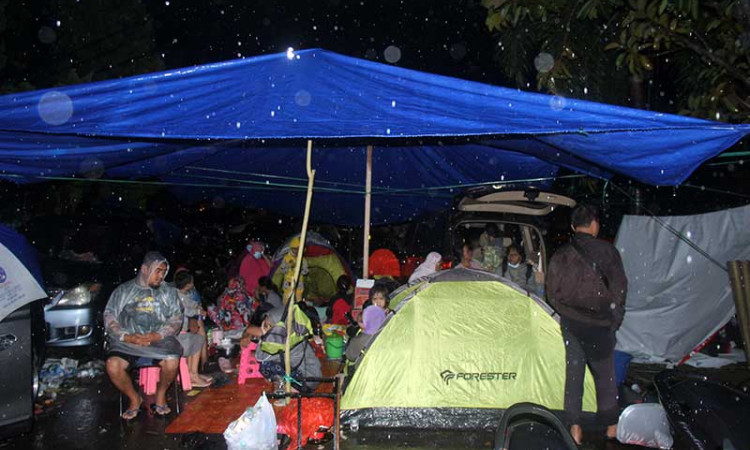 Korban Gempa di Mamuju Sulbar Mengungsi di Dataran Tinggi