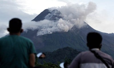 Gunung Merapi Kembali Mengeluarkan Awan Panas