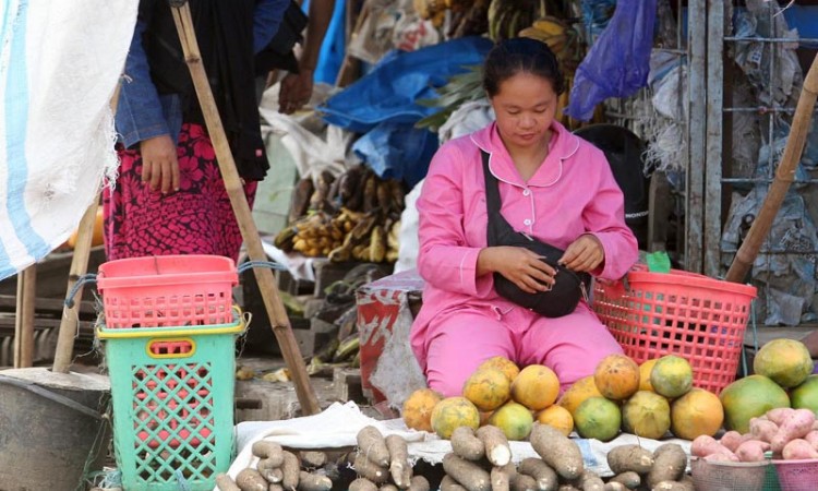 Meski Belum Normal, Aktivitas Pasar Di Kota Mamaju Mulai Terlihat