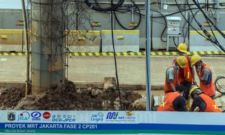 Pembangunan MRT Jakarta Fase II Diprediksi Molor Hingga Agustus 2027