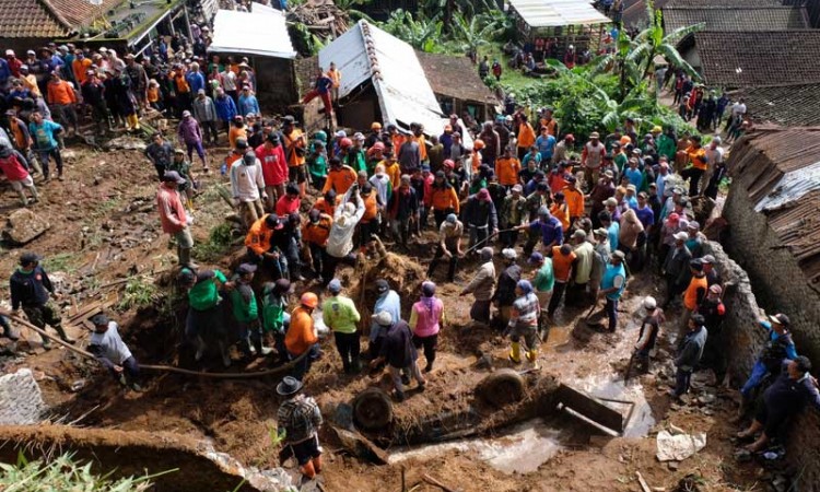 Daerah Lereng Gunung Merbabu Terjadi Bencana Tanah Longsor