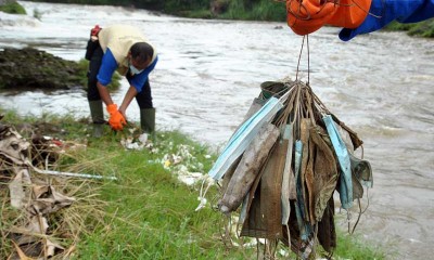 Limbah Masker Medis Banyak Ditemukan di Sungai Ciliwung