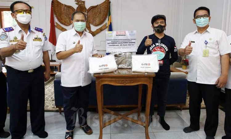 PT Multi Garmenjaya Donasikan 2.000 APD dan 1.000 Masker Ke Pemkot Bandung