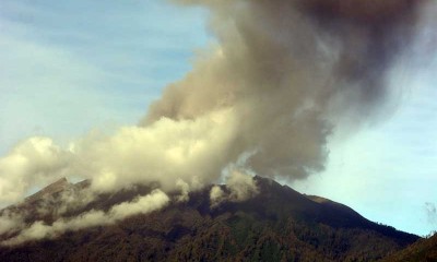Gunung Raung di Banyuwangi Semburkan Abu Vulkanik Setinggi 1.000 Meter
