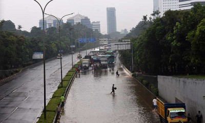 Ruas Tol TB Simatupang Jakarta Terendam Banjir