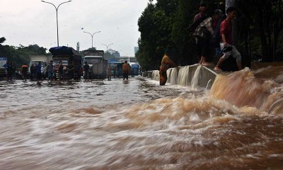 Ruas Tol TB Simatupang Jakarta Terendam Banjir