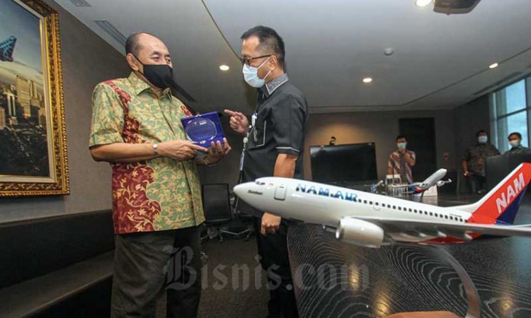 Sriwijaya Air Berikan Penghargaan Kepada CIU Insurance Atas penanganan Klaim Kecelakaan Pesawat Sriwijaya Air SJ-182