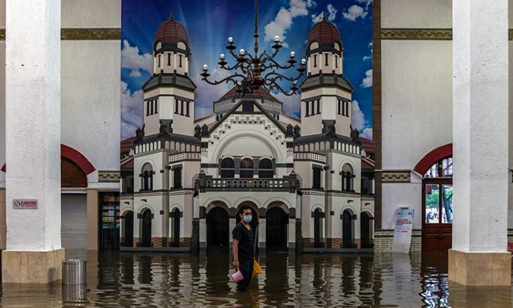 Stasiun Cawang Semarang Kemabali Terendam Banjir