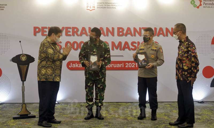 Pemerintah Berikan Bantuan Berupa 35 Juta Masker Untuk Masyarakat Yang Berada di Zona Merah Covid-19