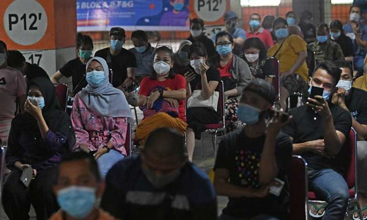 Kementerian Kesehatan Perpanjang Periode Vaksinasi Covid-19 Pedagang di Pasar Tanah Abang