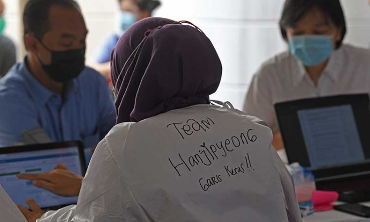 Kementerian Kesehatan Perpanjang Periode Vaksinasi Covid-19 Pedagang di Pasar Tanah Abang