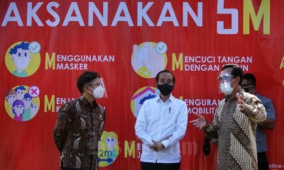 Presiden Joko Widodo Tinjau Vaksinasi Pedagang di Pasar Beringharjo Yogyakarta