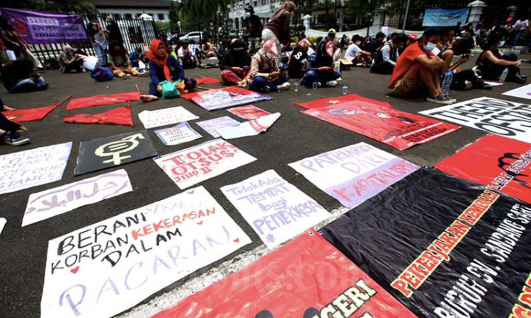 Sejumlah Aktivis Gelar Aksi Peringati Hari Perempuan Internasional di Bandung